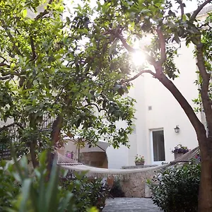 https://palazzo-pio-apartment.lecce-hotels.com